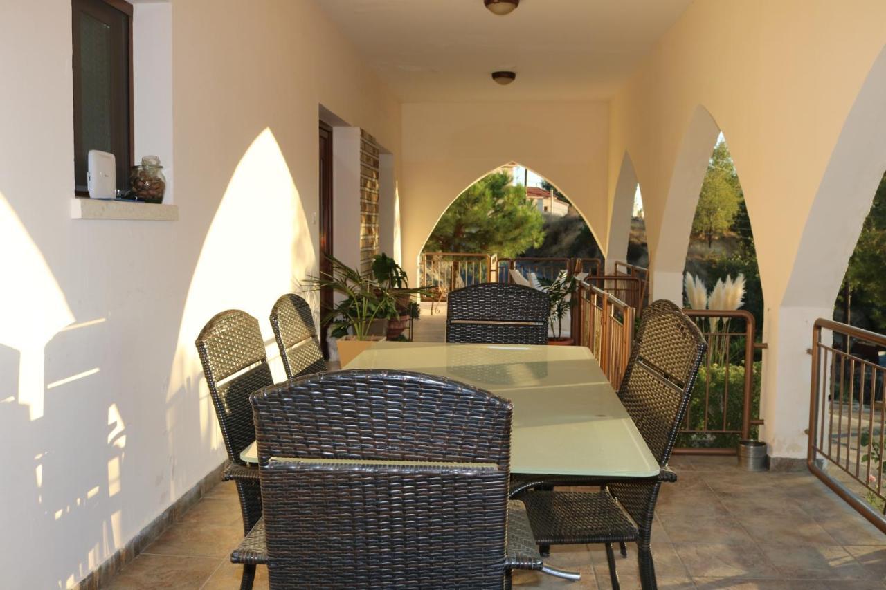 Georgiou Villa In Action Pelendri Exterior foto