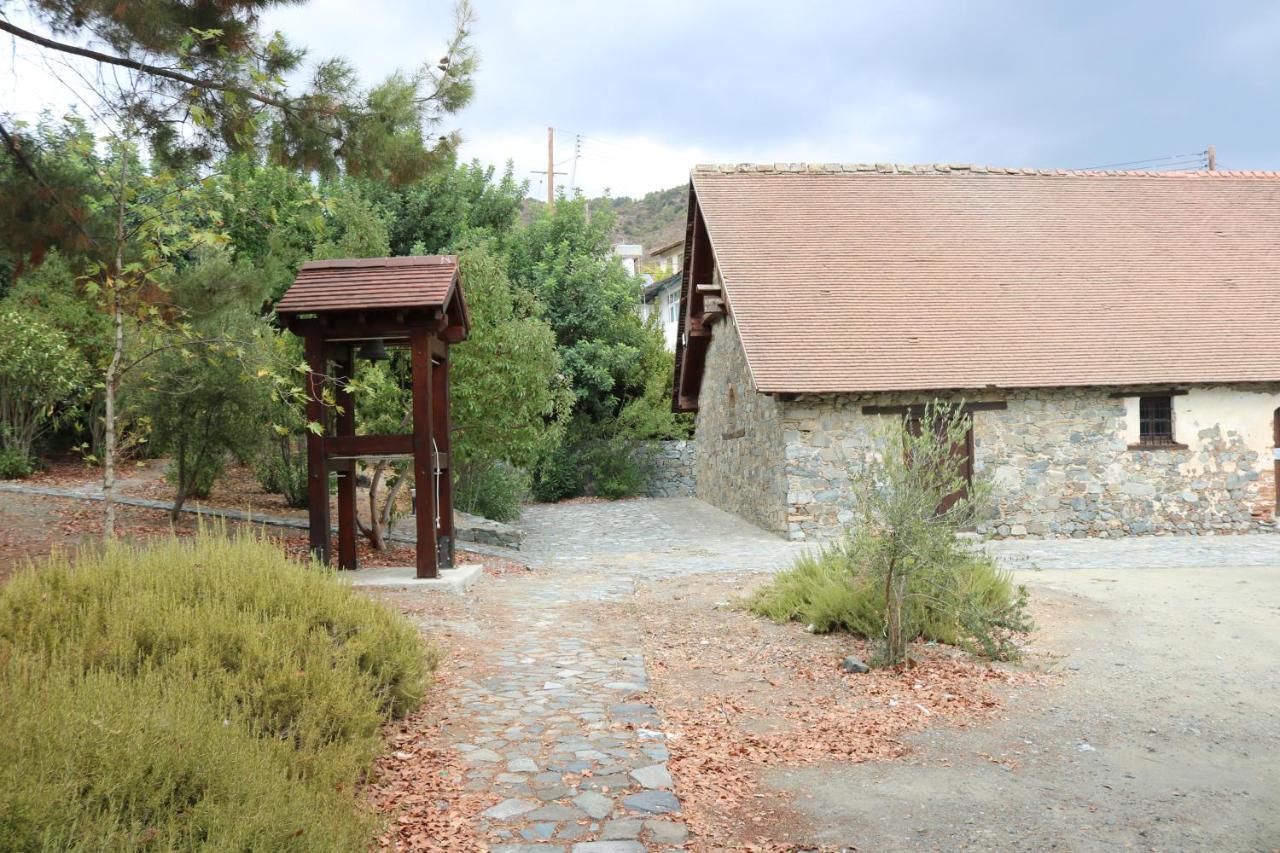 Georgiou Villa In Action Pelendri Exterior foto